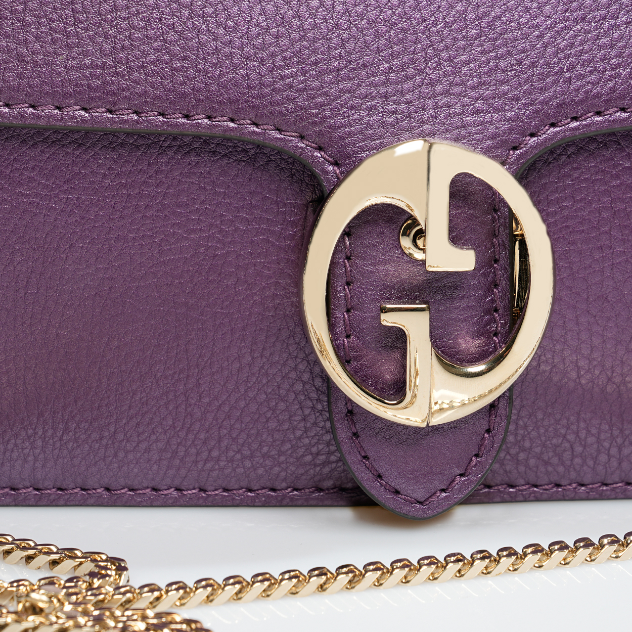 Gucci - Purple Grained Leather 1973 Interlocking Purse Crossbody Bag 