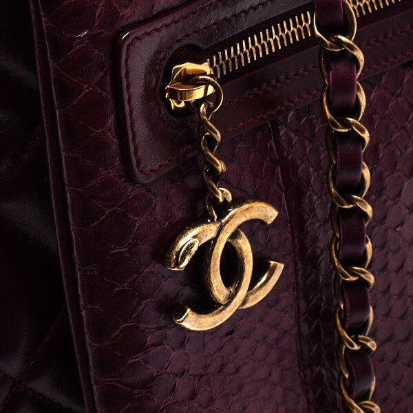 Chanel - Burgundy Python Glazed Calfskin Quilted Leather Urban Mix Tote Bag